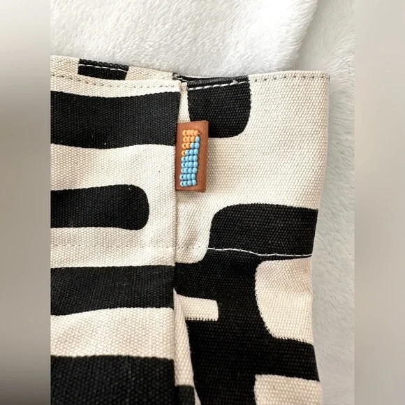 Ubuntu Life Weekender Bag Black Kuba Size Large - Picture 7 of 13